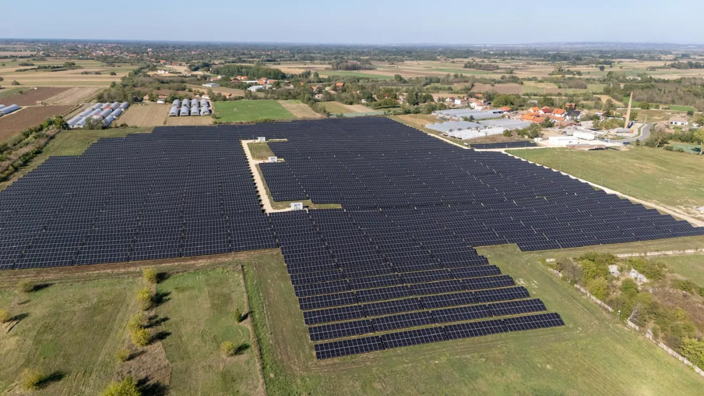 Aerial view of the SE Saraorci solar power plant